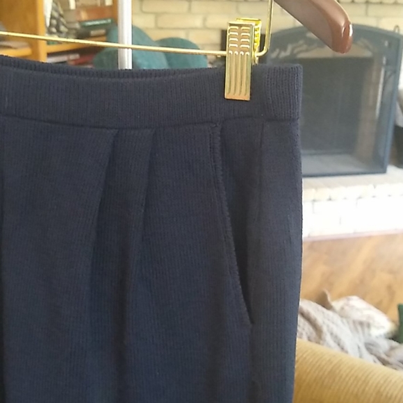 St. John Knit Classic Navy Blue Pant Suit SZ 4/S. - Picture 6 of 12